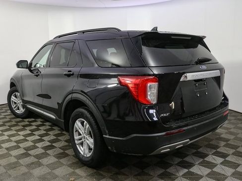 Used 2022 Ford Explorer XLT w/ Equipment Group 202A image 7