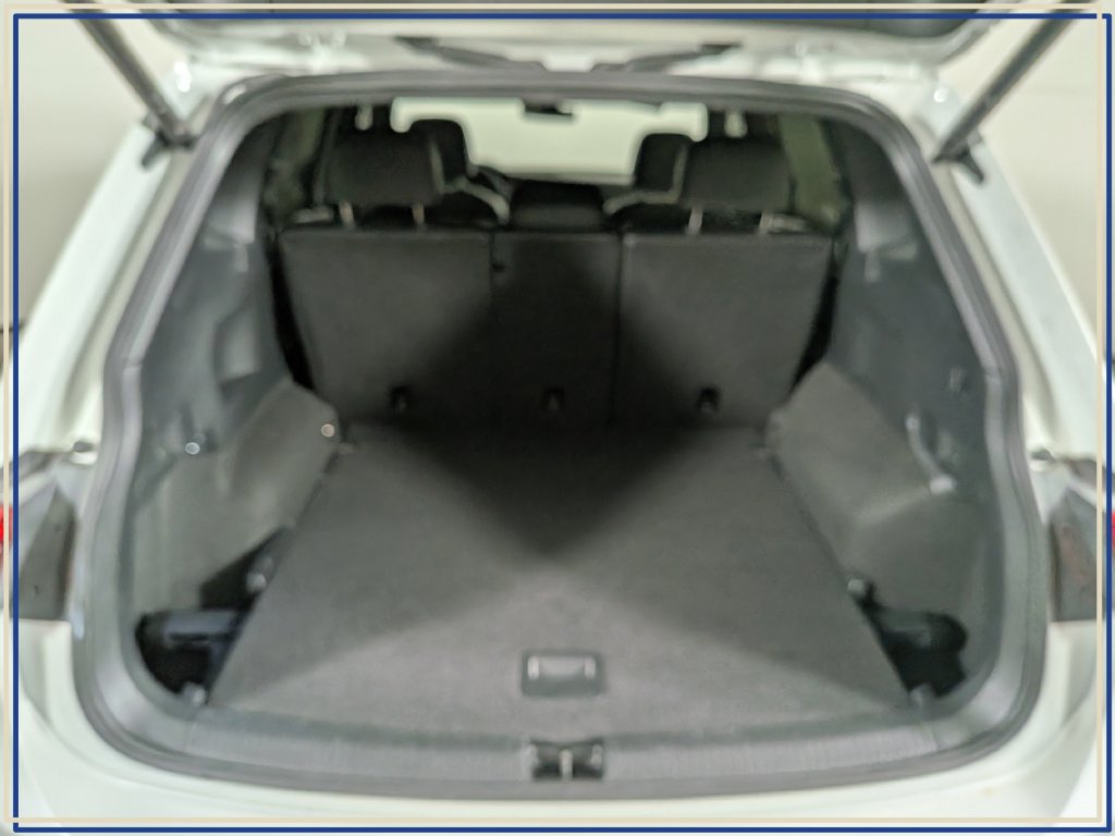 Used 2024 Volkswagen Tiguan SEL R-Line AWD/4WD image 15