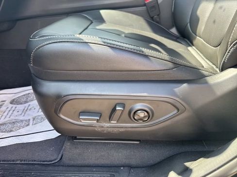 New 2026 Jeep Grand Cherokee L Limited w/ Luxury Tech Group II RWD image 16
