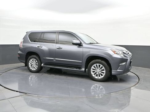 Used 2018 Lexus GX 460 AWD/4WD image 17