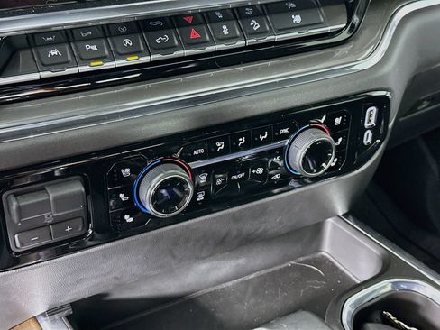 Used 2024 Chevrolet Silverado 1500 High Country w/ Technology Package AWD/4WD image 17