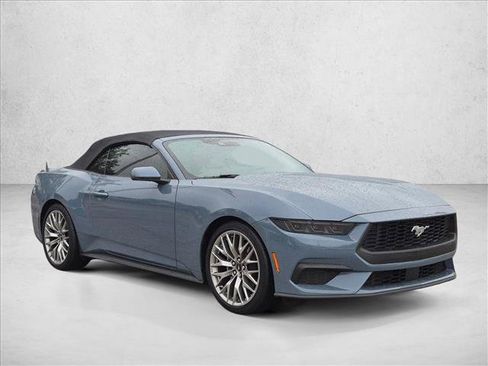 Used 2025 Ford Mustang Premium RWD image 3