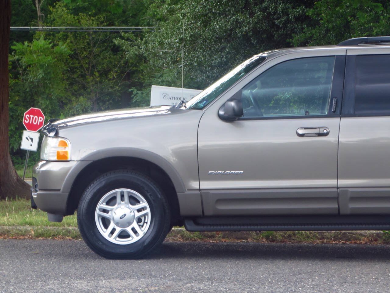 Used 2002 Ford Explorer XLT AWD/4WD image 18