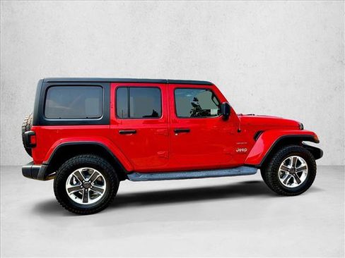 Used 2019 Jeep Wrangler Unlimited Sahara AWD/4WD image 4
