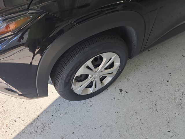 Used 2025 Chevrolet Trax LS FWD image 9