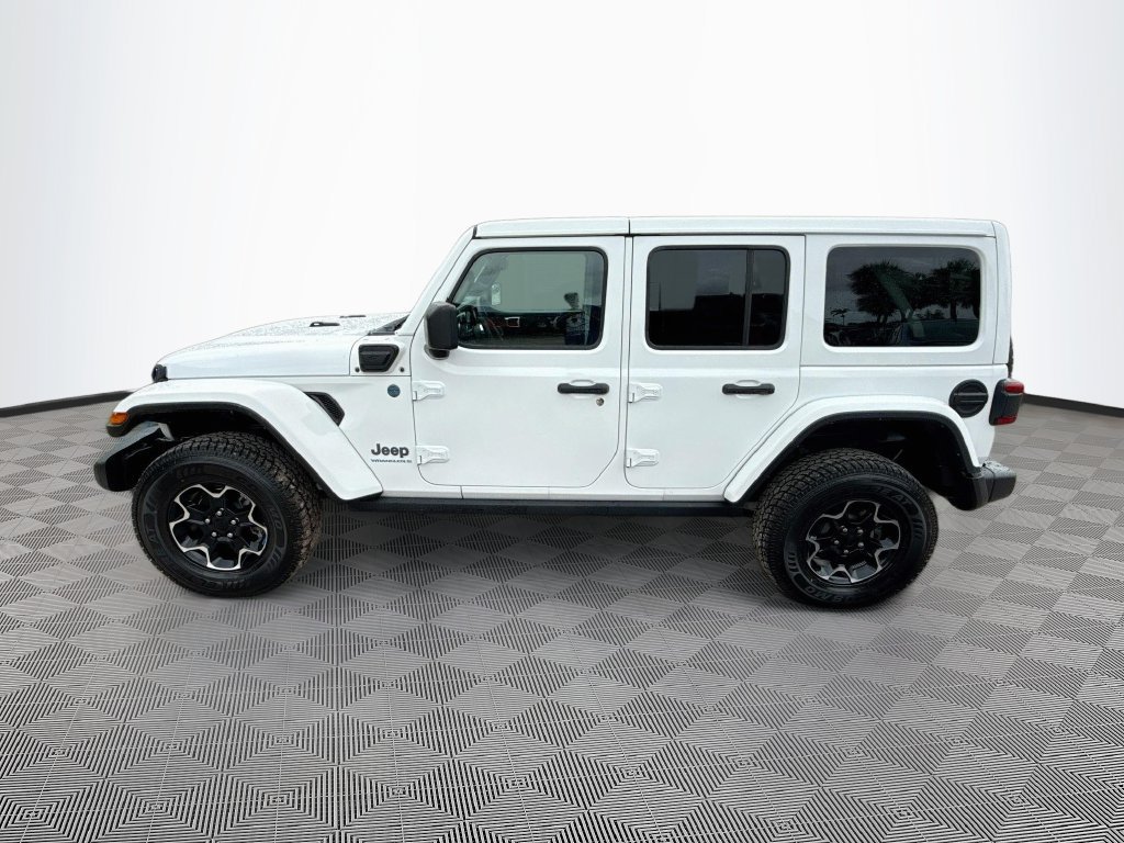 Used 2023 Jeep Wrangler Unlimited Rubicon 4xe w/ Cold Weather Group AWD/4WD image 9