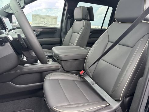 New 2026 GMC Yukon XL Elevation w/ Elevation Premium Package AWD/4WD image 17