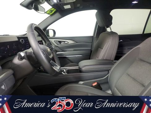 Used 2025 Chevrolet Traverse LT w/ Sun and Wheel Package FWD image 22