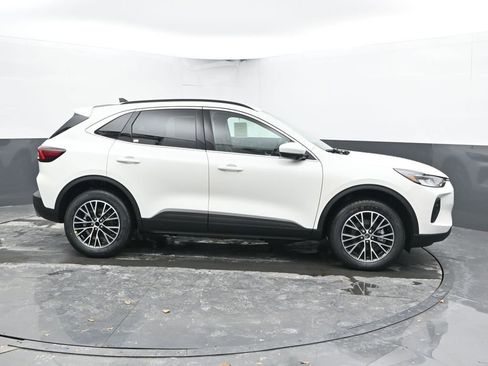 New 2026 Ford Escape SE FWD image 3