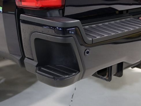 Used 2023 Ford F250 Lariat w/ Lariat Ultimate Package image 19