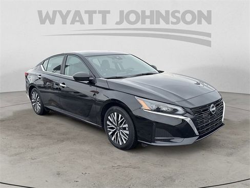 Used 2025 Nissan Altima 2.5 SV image 7