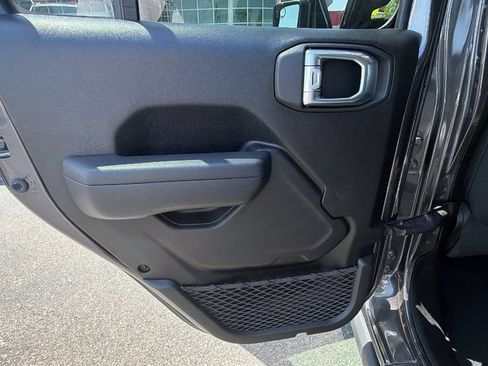 Used 2022 Jeep Wrangler Unlimited Sport AWD/4WD image 14