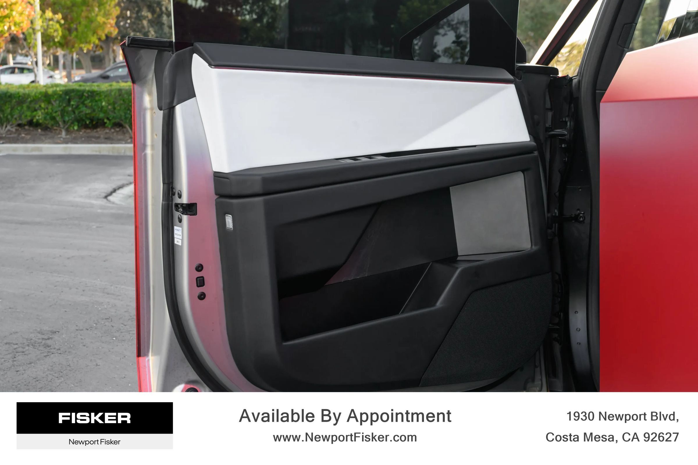 Used 2024 Tesla Cybertruck AWD Crew Cab image 11