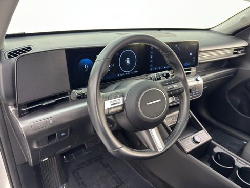 Used 2025 Hyundai Kona SEL image 12