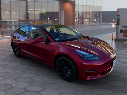 Used 2023 Tesla Model 3 Performance image 3
