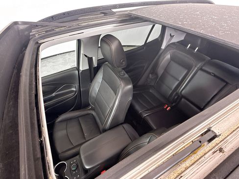 Used 2021 GMC Terrain SLT w/ Elevation Edition image 14