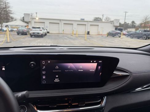 Used 2025 Buick Envista Sport Touring image 18