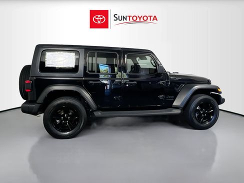 Used 2022 Jeep Wrangler Unlimited Sport AWD/4WD image 2