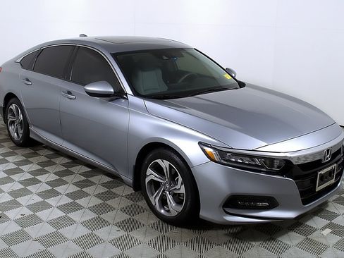Used 2018 Honda Accord EX image 6
