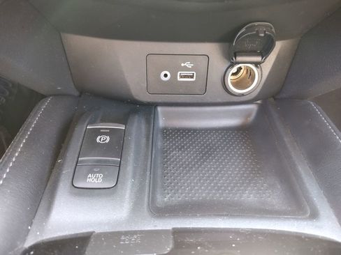 Used 2019 Nissan Rogue SL w/ Premium Package image 24