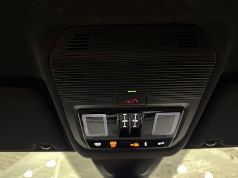 New 2026 Volkswagen Atlas Cross Sport SEL R-Line image 34