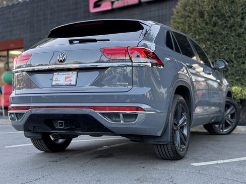 Used 2020 Volkswagen Atlas Cross Sport SE image 13