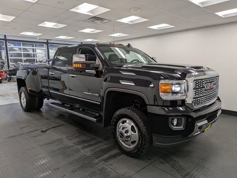 Used 2017 GMC Sierra 3500 Denali w/ Duramax Plus Package image 3