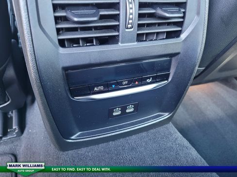 Used 2024 BMW 330i xDrive Sedan AWD/4WD image 16