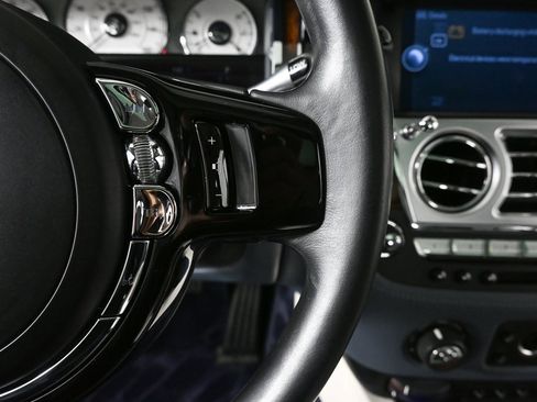 Used 2010 Rolls-Royce Ghost image 11