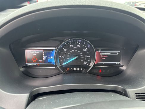 Used 2018 Ford Explorer XLT w/ Equipment Group 202A image 12