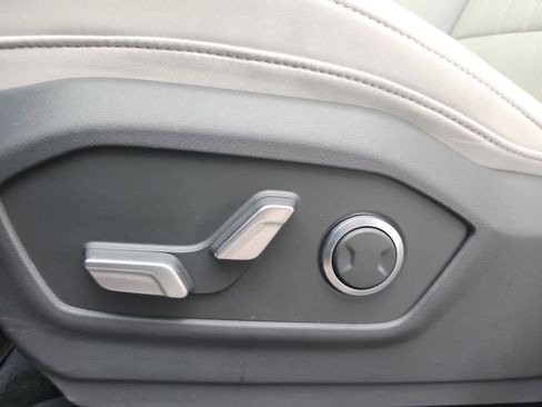 Certified 2025 Hyundai Santa Fe SEL image 13