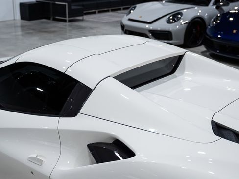 Used 2018 Ferrari 488 Spider image 62