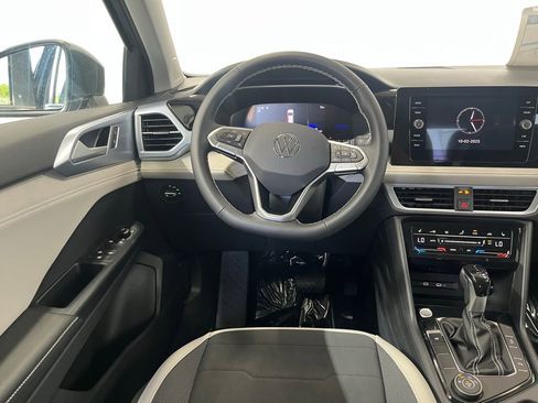 New 2025 Volkswagen Taos SE image 19