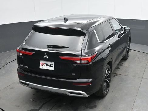 Used 2024 Mitsubishi Outlander SE image 32