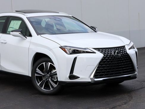 New 2026 Lexus UX 300h AWD image 2