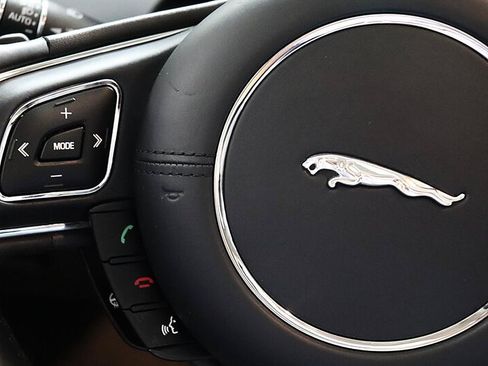 Used 2015 Jaguar XJ L Portfolio RWD image 41