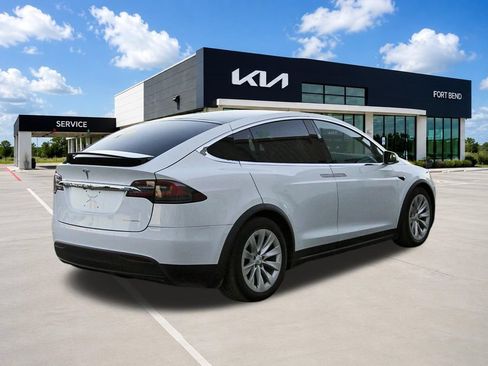 Used 2020 Tesla Model X Long Range AWD/4WD image 5