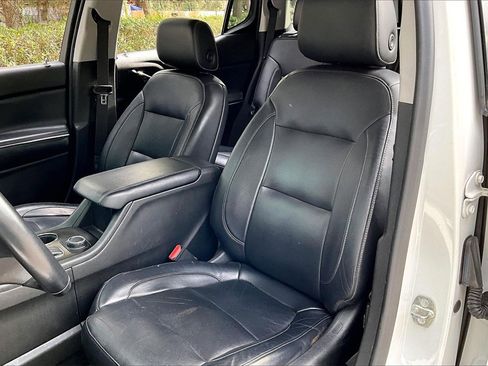 Used 2018 GMC Acadia SLT image 17