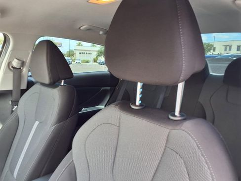 Certified 2024 Hyundai Elantra SE FWD image 17
