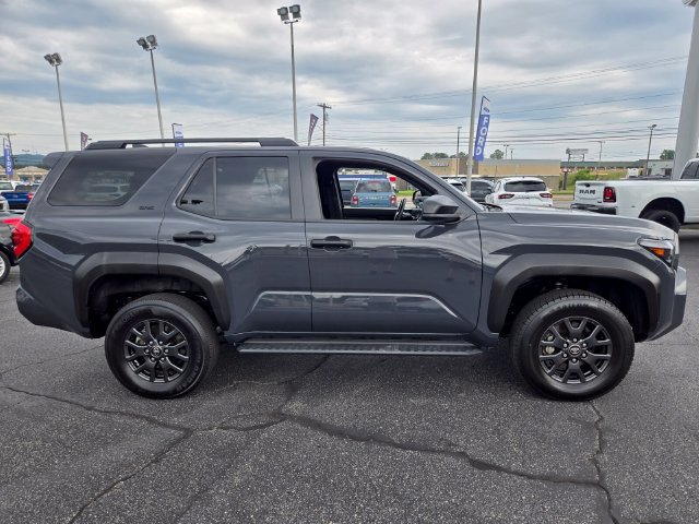 Used 2025 Toyota 4Runner SR5 AWD/4WD image 9