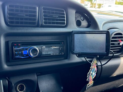 Used 2001 Dodge Ram 2500 Truck 2WD Quad Cab image 17