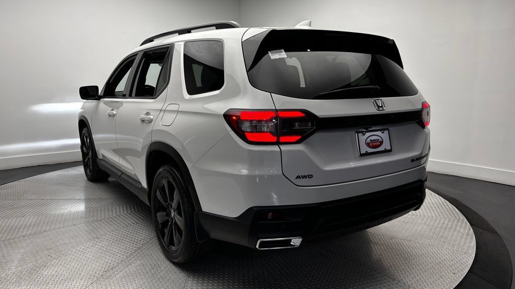 Certified 2025 Honda Pilot Black Edition image 43