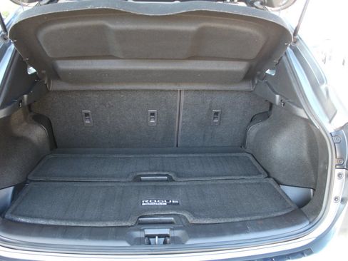 Used 2021 Nissan Rogue Sport SV FWD image 31
