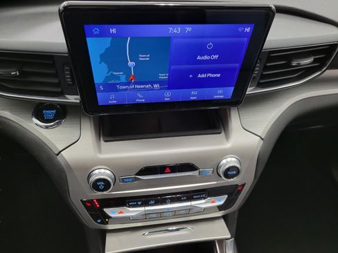 Used 2022 Ford Explorer XLT w/ Equipment Group 202A image 7