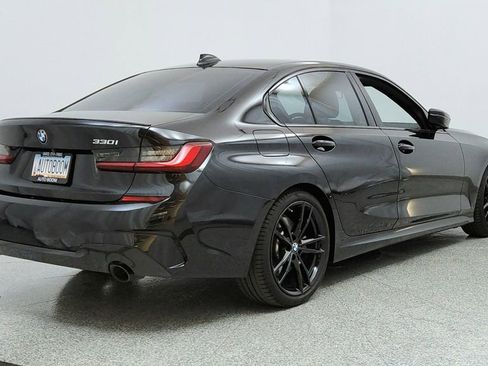 Used 2022 BMW 330i Sedan w/ M Sport Package image 5