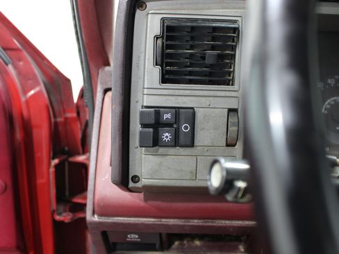 Used 1989 Chevrolet Silverado 2500 4x4 Regular Cab image 6