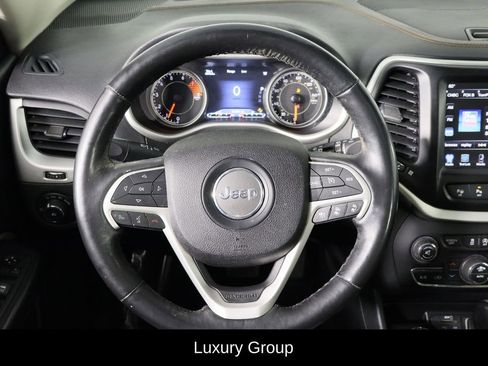 Used 2016 Jeep Cherokee Limited w/ Luxury Group image 7