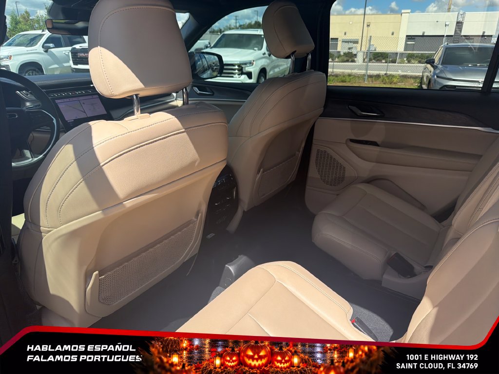 Used 2025 Jeep Grand Cherokee L Limited w/ Trailer Tow Package AWD/4WD image 23
