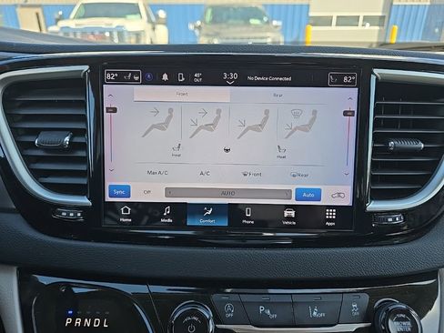 Used 2024 Chrysler Pacifica Touring-L image 24