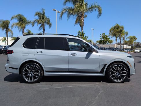 Used 2025 BMW X7 M60i AWD/4WD image 11